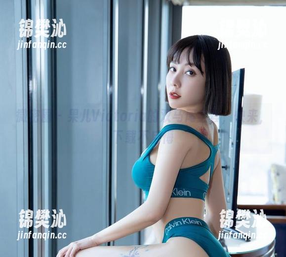 微密圈 - 果儿Victoria的双马尾全套，快来，下载不后悔