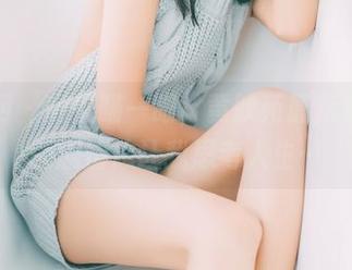 果团网 - 随便瞄一眼，黄歆苑最新套图里的剧情总让我思考人生…
