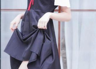 哦,蓝白水手服下的桜桃喵,cos的样子真贴心