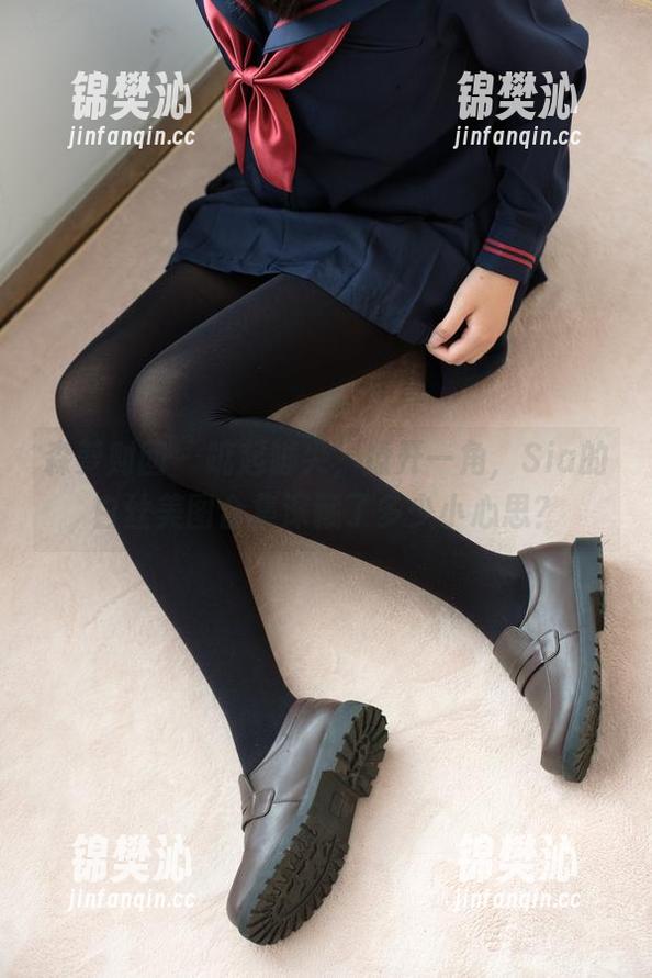 森萝财团 - 踮起脚尖，撩开一角，Sia的白丝美图合集深藏了多少小心思？