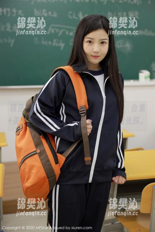 模范学院 - 眼镜下的SiByl李思宁，合集+美图，今天想和你聊聊脸上的那点光辉。