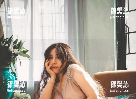 樱晚gigi教你如何“胭脂”得微妙、优雅又隐晦？原图和资源间其实话还是很多的。