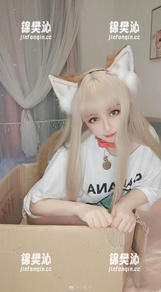 汐兔子眼镜原图：这些姿势究竟有多少合成的心机啊