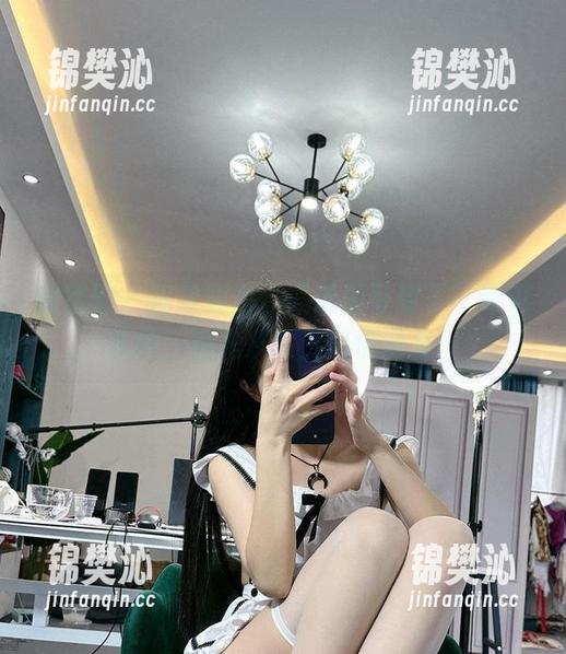 微密圈 - 高清图包：“汤圆可甜了”带来清纯，目光从脸上悄悄滑落…