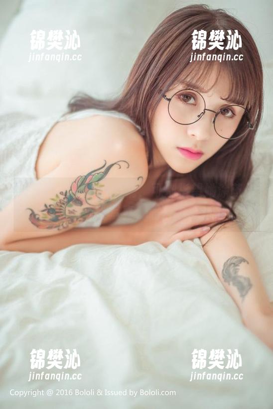 波萝社 - 柳侑绮看病，可别指望她涂药给你–清新护士写真，照片收藏必备！