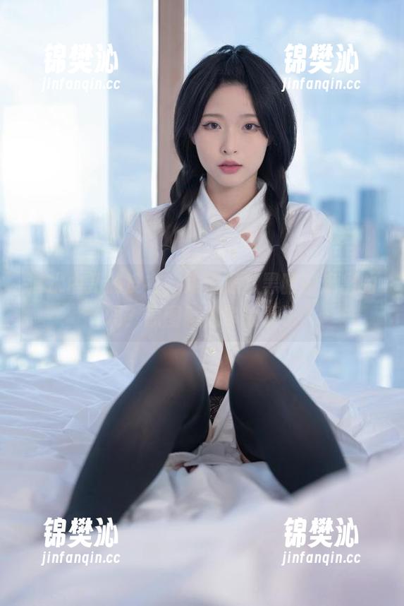 清水由乃的皮衣，难道是从黑暗中走出的吗？原图藏太多故事了