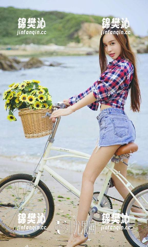 爱尤物 - 吴美溪的自拍写真集，更新内容让人忍不住多看两眼！