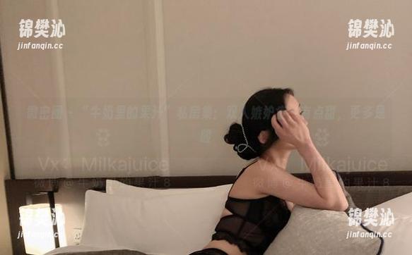 微密圈 - “牛奶里的果汁”私房集：双人嫉妒症，有点甜，更多是酸