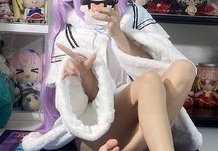 图集里有白栎Shirly,写满了碧蓝航线的迷醉,塔什干的风不知吹向了哪儿。
