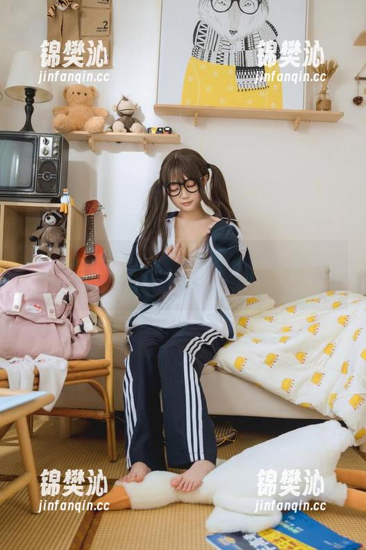 神沢永莉的水手服：福利之外，还能继续发掘些啥？