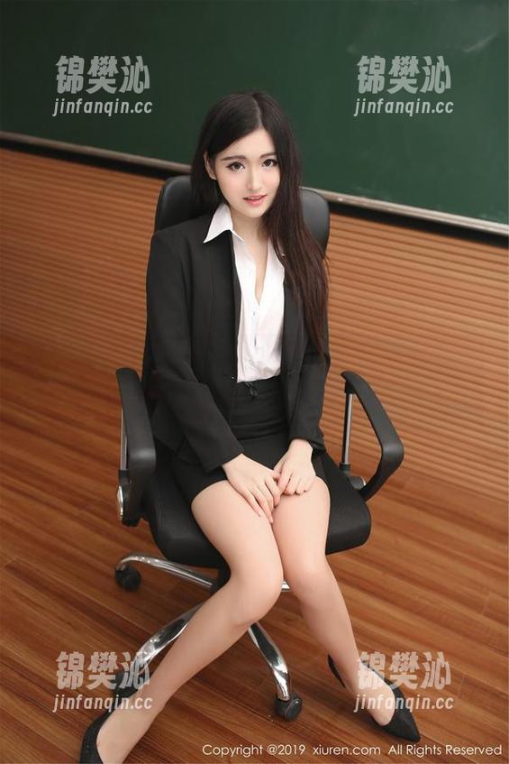 秀人网 - Angela小热巴的美图，果然裤里丝能让人心跳加速！