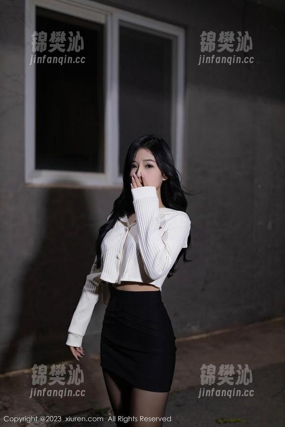 秀人网 - 家庭聚会级别的裤里丝照片：Candy糖糖的写真果然够绝