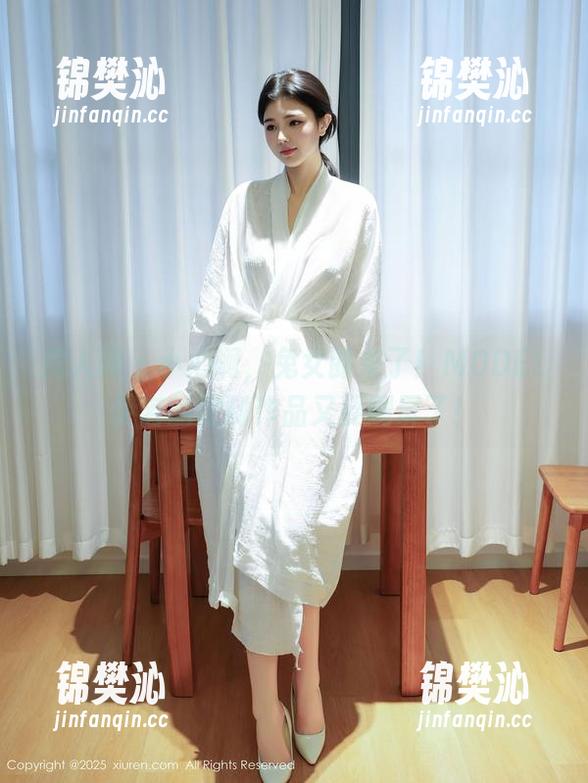 秀人网 - 小心啊，兔女郎来了！MODEL伊若的定制作品又要刷屏了！