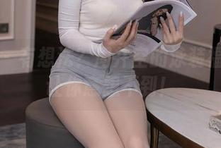 秀人网 - 有想法?周井空的泳装福利图包让你意想不到!