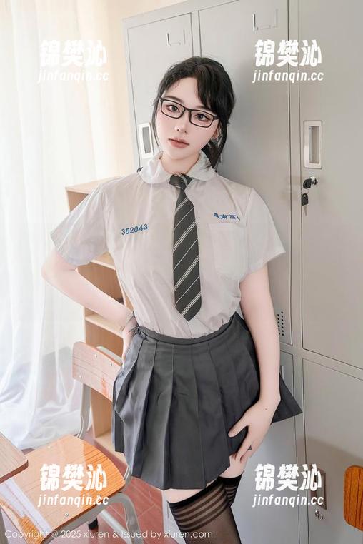 秀人网 - 网盘里白沫的少女，下载就好，居然让我怀念起学生时代的乖巧，哈哈好怀旧。