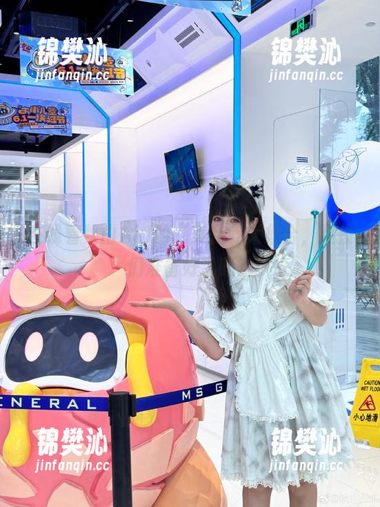 在线看秋山AkI的“美足”大集合，腿控们准备好了吗？