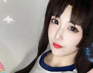 毛衣再加上章鱼小童谣，写真集的搭配还行吧？