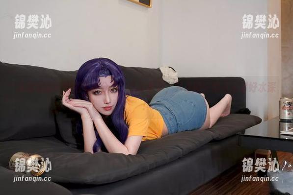 泳池边的绞肉姬写真分享：低调奢华，只是刚好游泳部刚好水深！