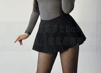 微密圈 - 套图里的美邵女Baby-无圣光让礼服如此诱人，究竟是咋做到的？