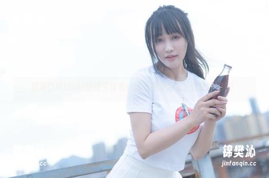 脱尾巴Mizuki的镂空图集：这不是要走光，是要走心啊！