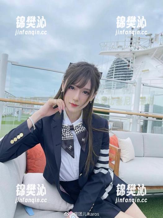 精选图包：腐团儿Ikaros穿比基尼，是时候拿出放大镜了