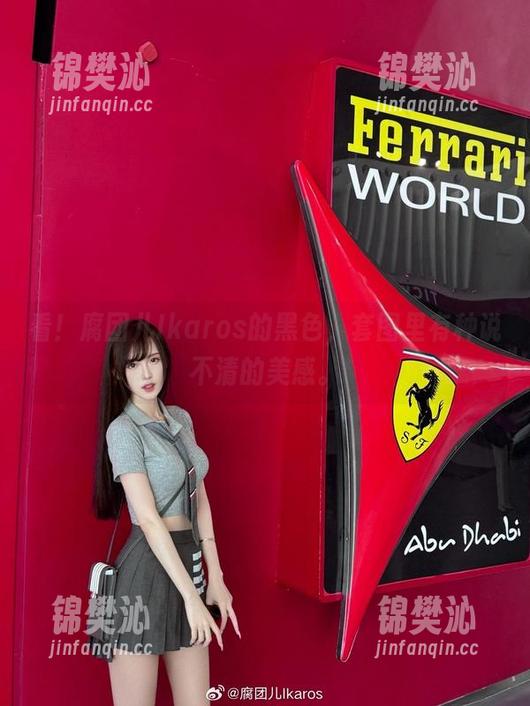 看！腐团儿Ikaros的黑色，套图里有种说不清的美感。