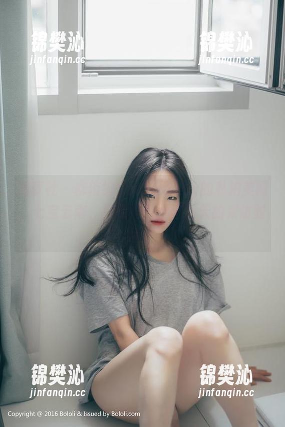 菠萝社 - 柳侑绮Sevenbaby的私拍美图，七宝云南，你瞧这红土与蓝天的采访对话！