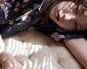 蜜桃社 - 私房图集新翻版,解密许思铭,原来她的秘密是….长相平凡