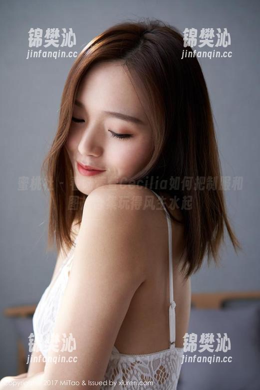 蜜桃社 - 看陆萱萱Cecilia如何把制服和图片合集玩得风生水起