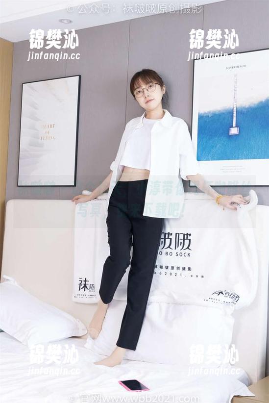 袜啵啵 - 这个秋天，小淳带你喝杯咖啡丝写真，快来下载吧！