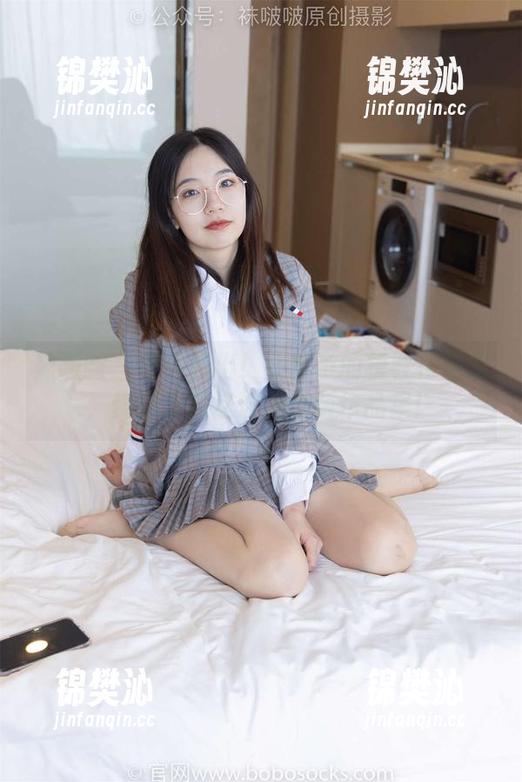 袜啵啵-稚予 袜啵啵 - 意外频出!在稚予的板鞋花絮里,快来下载这波灾难版作品集!