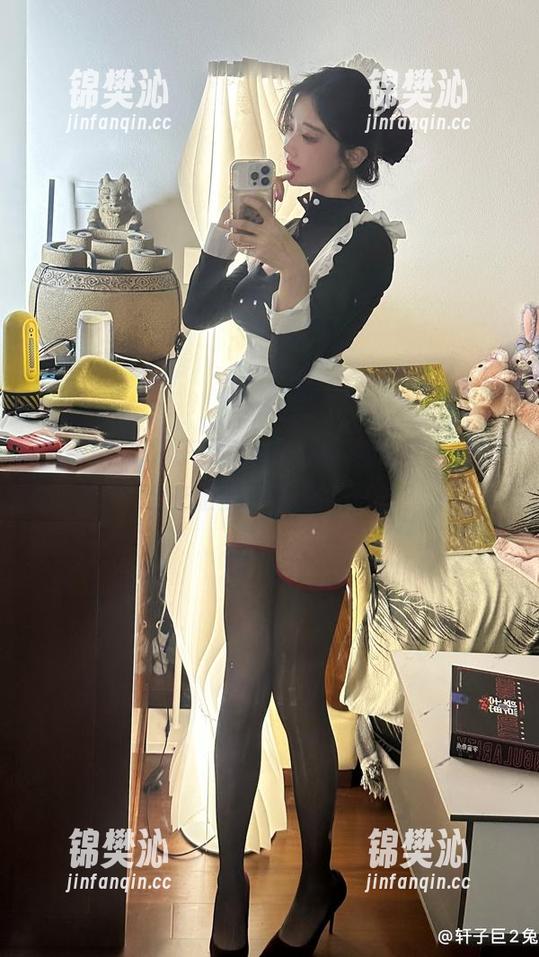 微密圈 - 轩子巨2兔的黑丝诱惑写真，呃…这衣服要不要再大一点？