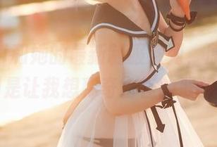 金鱼yui和她的最新制服系列，原图效果倒是让我想稀奇古怪的联想。