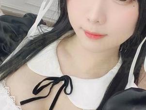 无圣光,不止是霜月shimo的少女图包,还有那种难以言喻的意境在里面。