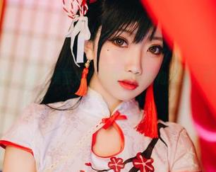 这组写真能打几分？鬼畜瑶在不在w的旗袍造型，事务所无压力。