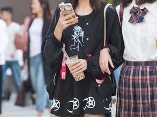 魔镜街拍最新图集,怎么看连体衣都不够