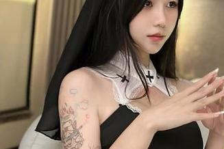 微密圈 - 私拍的她:鱼神鱼的乖巧女仆合集——多少人因此被俘获了啊