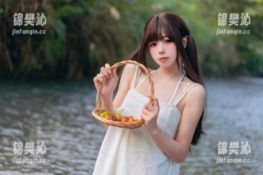 大家都在说黏黏团子兔原图在线，快来一探究竟，黑神话悟空和蜘蛛精四妹的搭配让人咋舌。